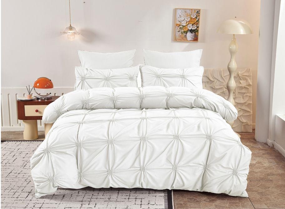 Lenjerie de Pat 6 Piese Finet Inimi Brodate | Alb | Cearceaf Pilota 200x230 Fermoar | Pat 250x270 | 4 Fete Perna | 130 GSM
